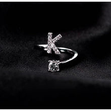 画像をギャラリービューアに読み込む, イニシャルアルファベットナックルリングシルバーとゴールドクリスタル 調節可能なフィンガーリング レディース ガールズ ジュエリーZ078